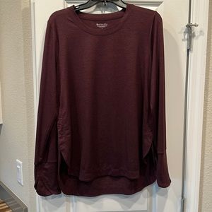 Athlete Woman’s long sleeved shirt